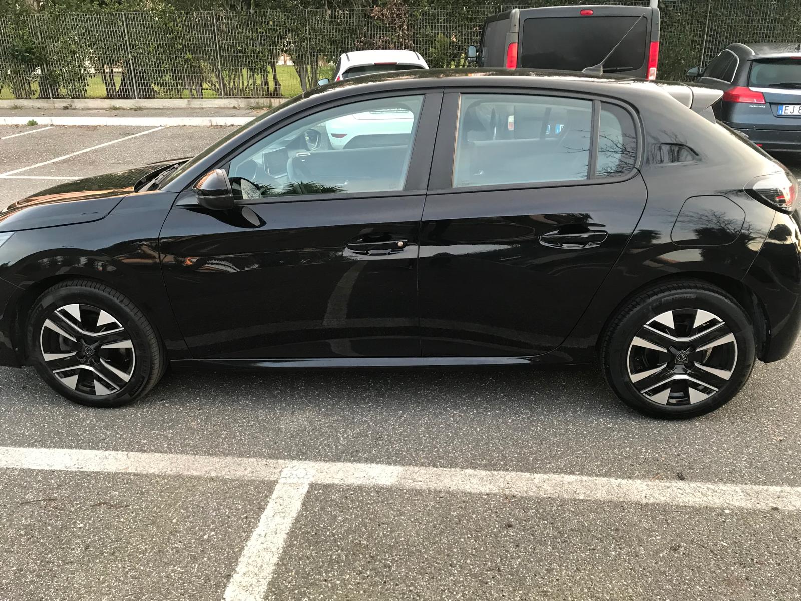 Peugeot 208 BlueHDi 100 Active usata in vendita a Roma
