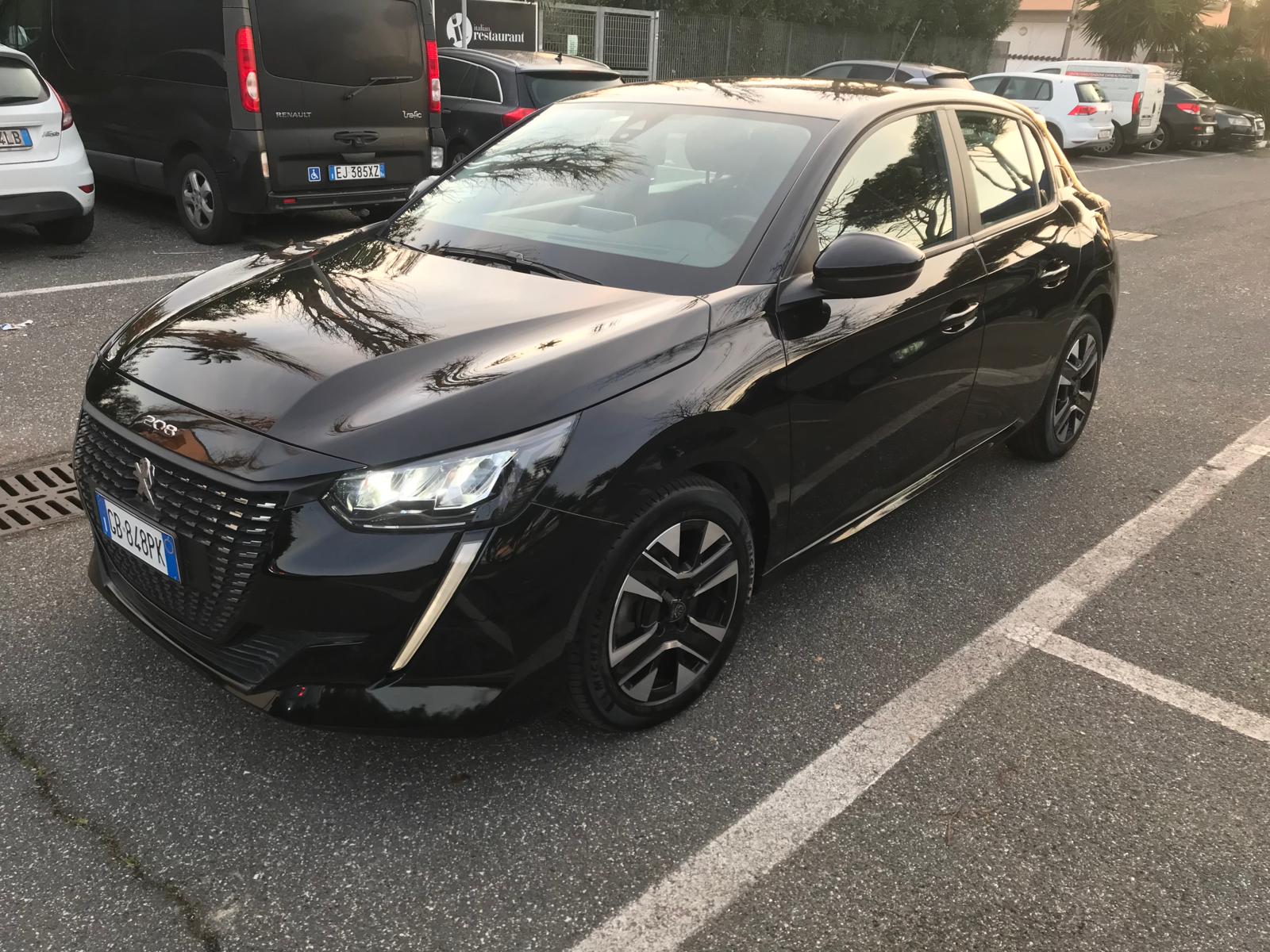 Peugeot 208 foto 6