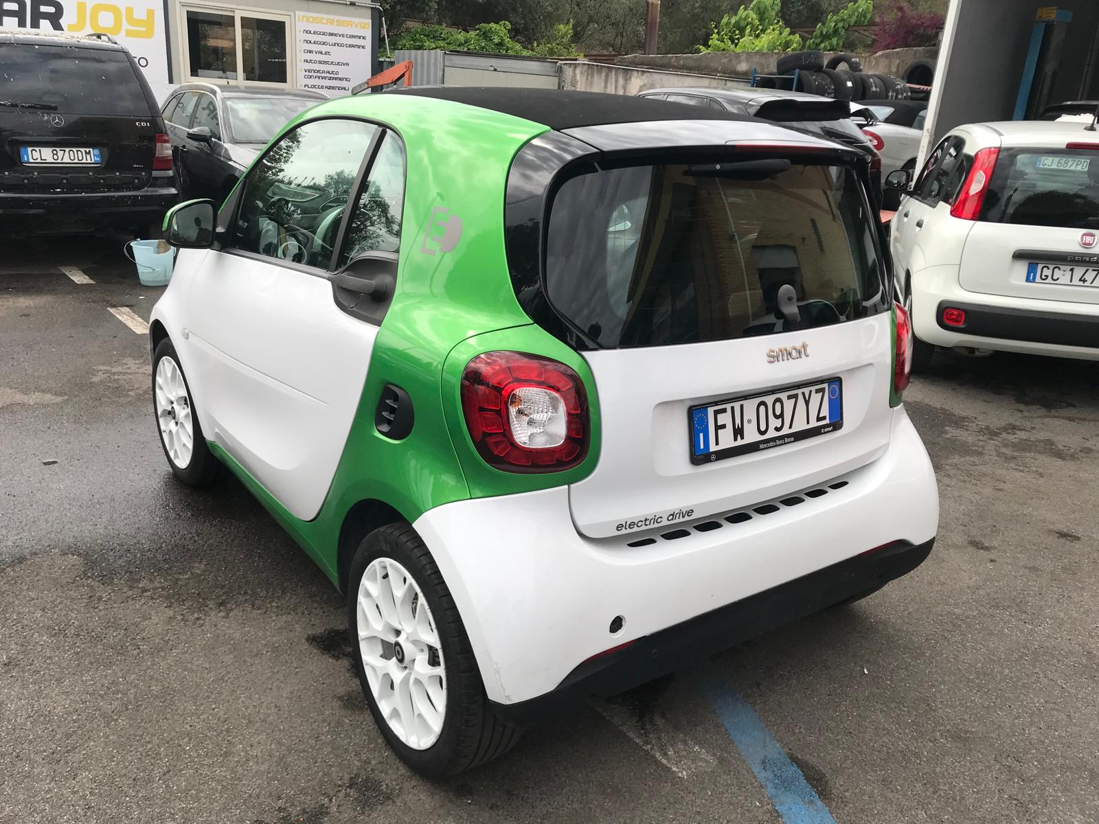 Smart Fortwo EQ PASSION CABRIO usata in vendita a Roma