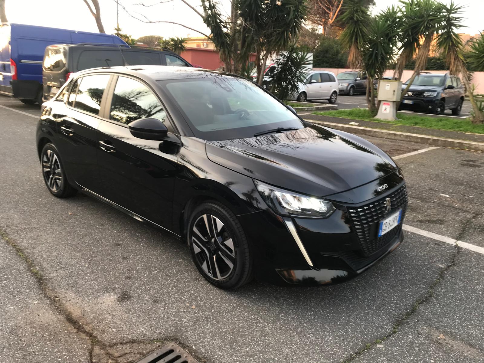 Peugeot 208 foto 4
