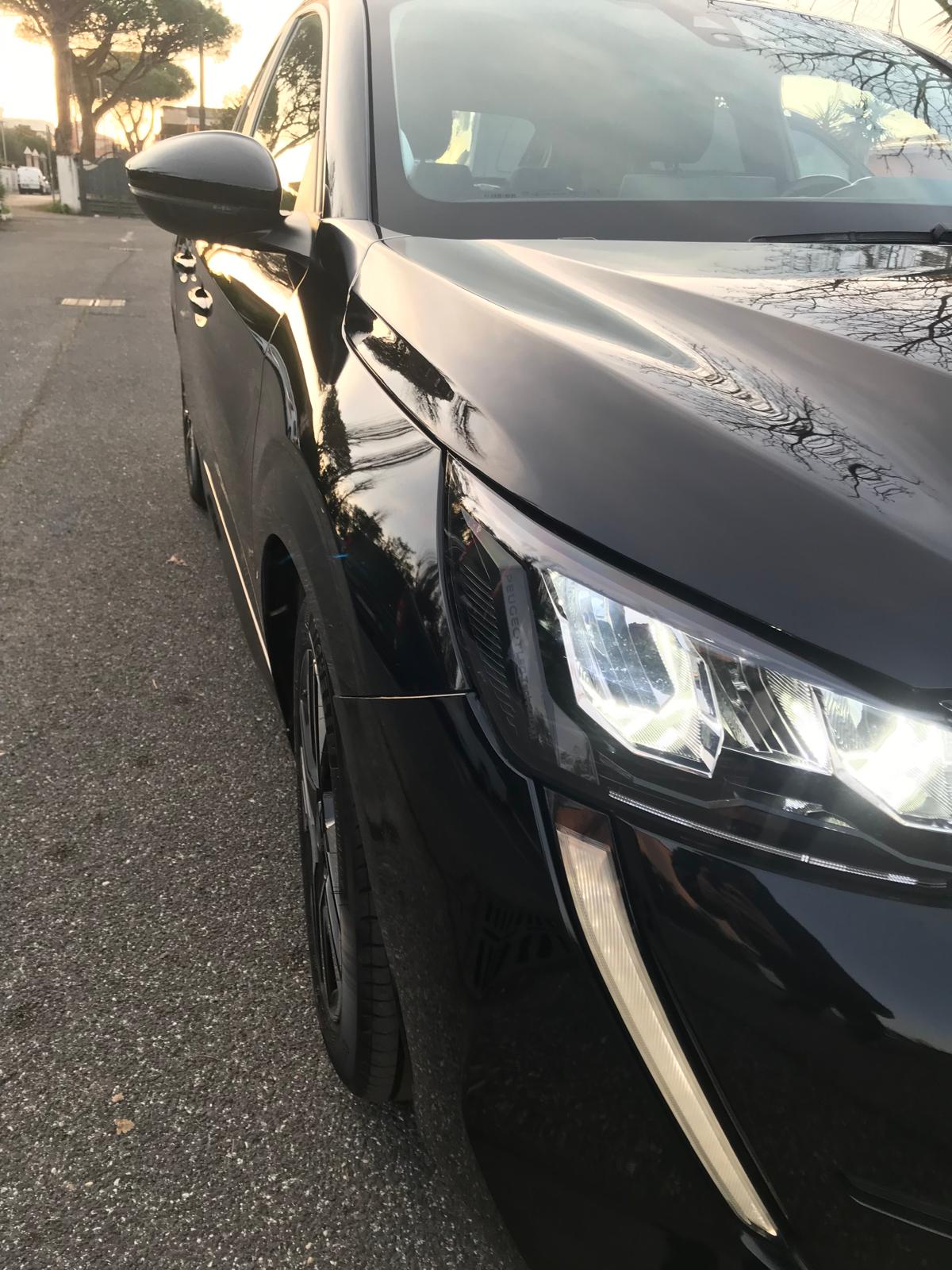 Peugeot 208 foto 24