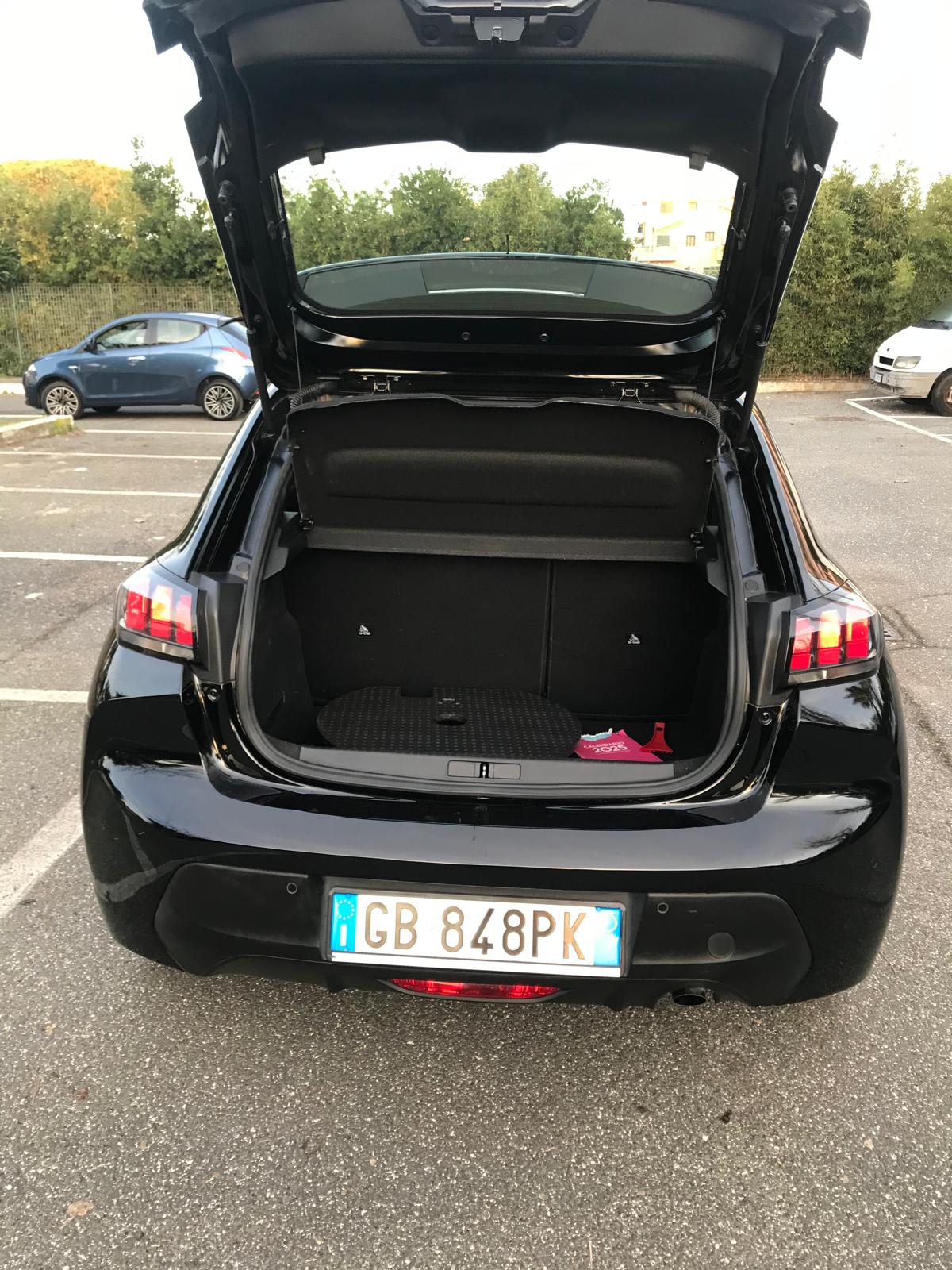 Peugeot 208 foto 9