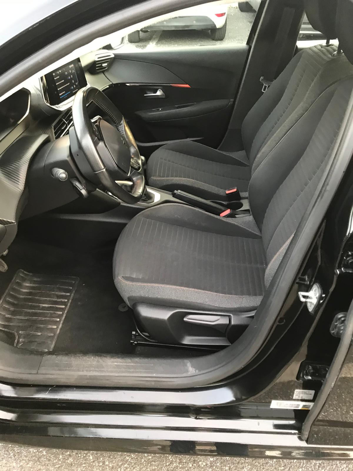 Peugeot 208 foto 11