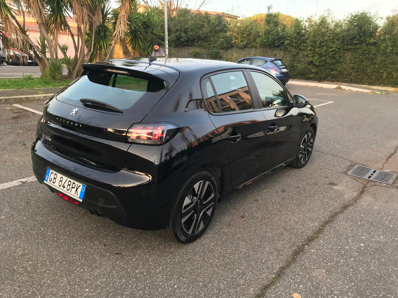 Peugeot 208 foto 7