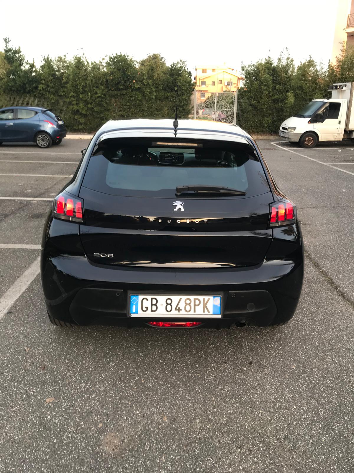Peugeot 208 foto 8